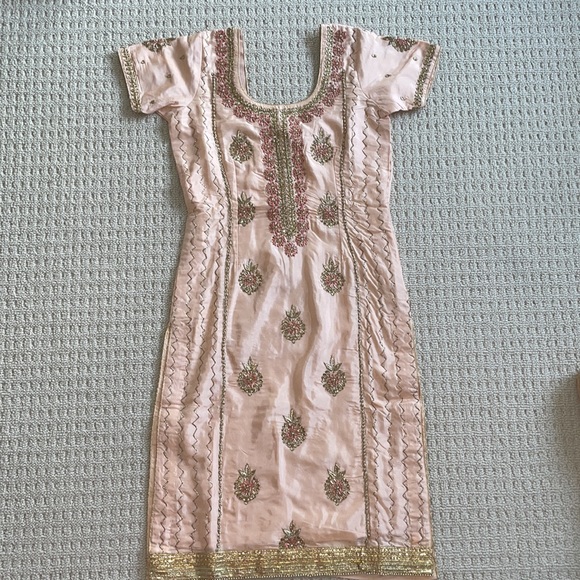 Indian Suit - Picture 5 of 13